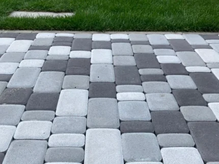 Старе місто (сірий, білий, чорний)