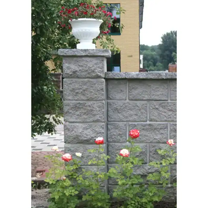 Блок для паркану